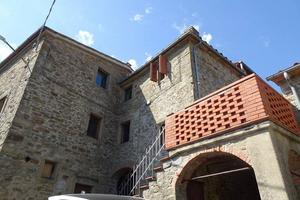 Casa indipendente a Castel Focognano, 5 locali