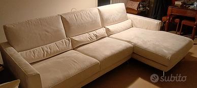 Divano con chaise longue