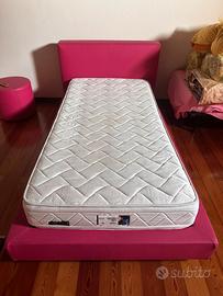 Letto a una piazza e mezza + puff + materasso