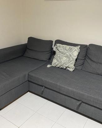 Divano letto e poltrona in pelle