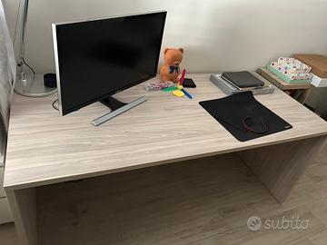 ✨ Scrivania ampia come nuova ✨