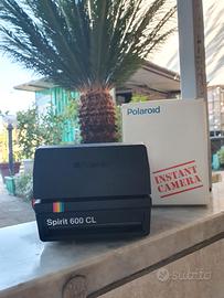 POLAROID INSTANT CAMERA