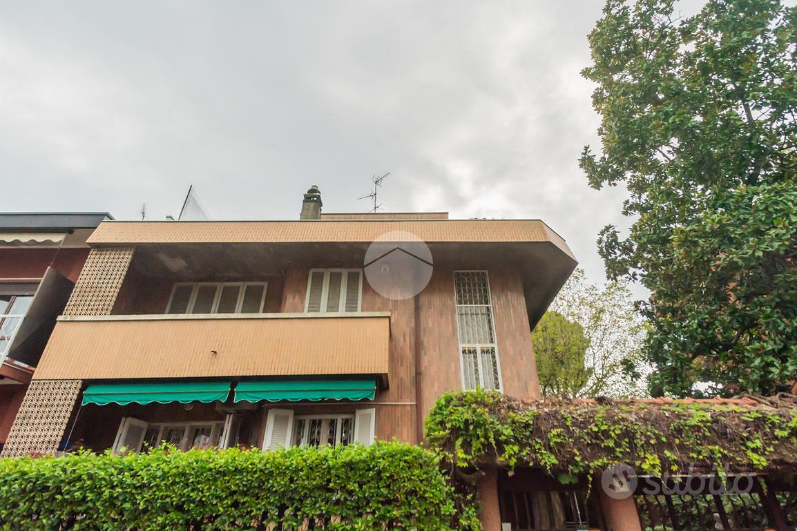 VILLA SINGOLA A VEDANO AL LAMBRO - Vista 5