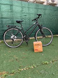 Bici e-bike con motore elettrico zehus