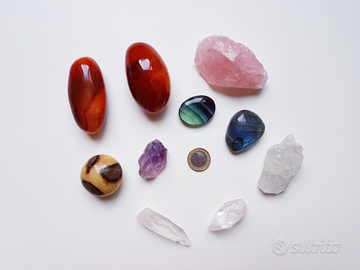 Minerali grezzi e burattati in blocco