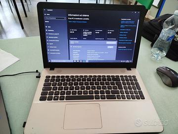 Notebook ASUS i3 / 8 GB / SSD – Pronto all’uso