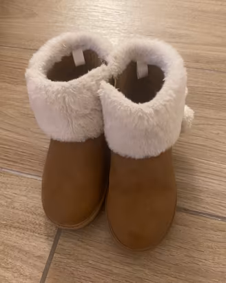 Stivaletti Bambina con Pelliccia e Pompon - N. 25