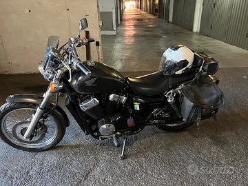 Moto Honda VT750S