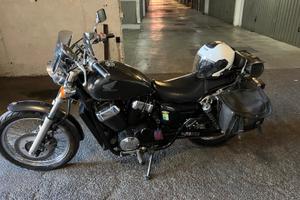 Moto Honda VT750S