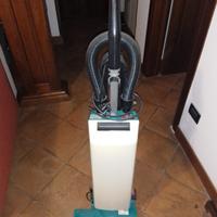 Aspirapolvere con battitapetto 