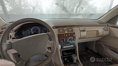 MERCEDES Classe E (W/S211) - 1999