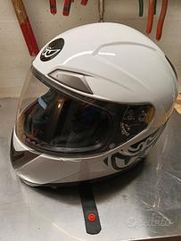 Casco Berik allacciatura doppio anello 