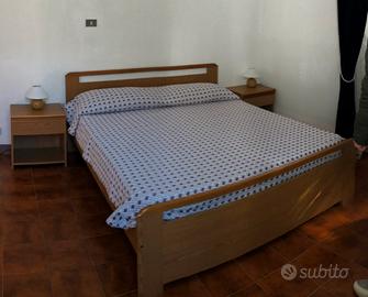 Camera matrimoniale completa con materasso
