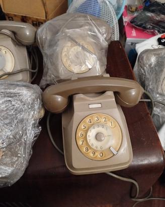 stock di 5 telefoni vintage 