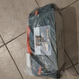 BORSA  NUOVA CON ATTREZZI VARI PER IL FAI DA TE