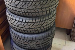Set gomme invernali RoadX 225/45 17