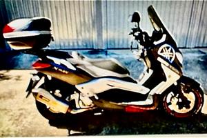 Yamaha X max 250 Momo Design ( 2013 )