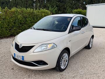Lancia Ypsilon 1.2 69 CV 5 porte Gold
