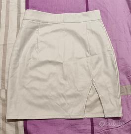 Minigonna in ecopelle bianca 