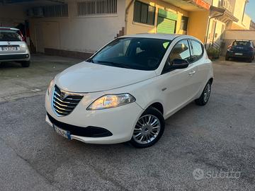 LANCIA Y 1.2 BENZINA 70 CV