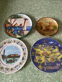 Piatti souvenir vintage da parete