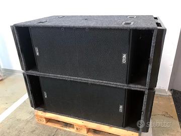 Coppia di Subwoofer NEXO RS18 in moquette