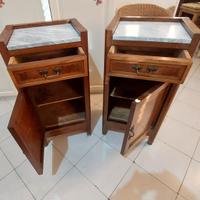 Coppia di comodini antichi 