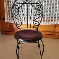 Sedia in legno e ferro battuto per bambola