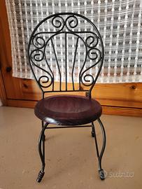Sedia in legno e ferro battuto per bambola