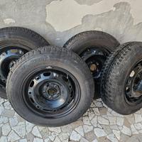 Treno gomme invernali con borchie