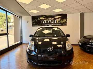 Toyota Yaris 1.0 3 porte Sol