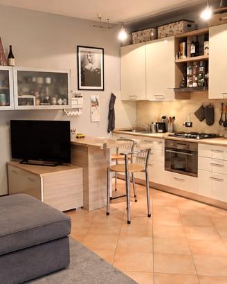 Comodo MONOLOCALE con TERRAZZO