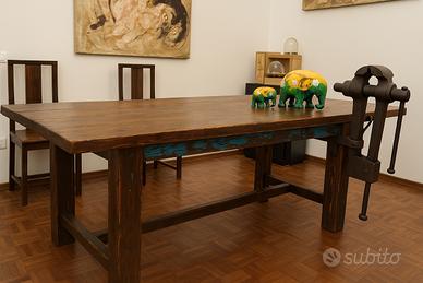 Tavolo da lavoro industrial vintage con morsa