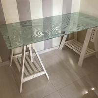Scrivania Ikea in vetro edizione limitata