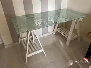 Scrivania Ikea in vetro edizione limitata
