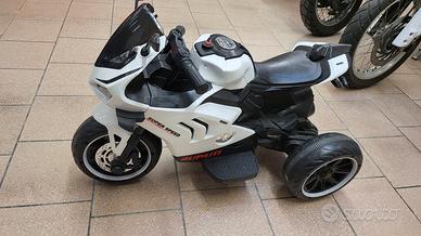 moto giocattolo