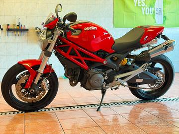 Ducati Monster 696