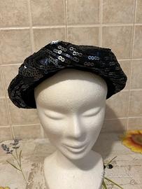 Basco da donna con paillettes nero