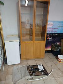 VETRINETTA IN LEGNO CON ANTE E RIPIANI IN CRISTALL