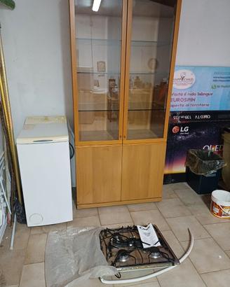 VETRINETTA IN LEGNO CON ANTE E RIPIANI IN CRISTALL