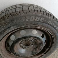 cerchione con pneumatico 