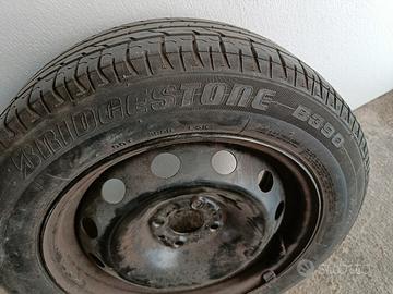 cerchione con pneumatico 