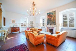 Appartamento di 303 m² con più di 5 locali a Rapal