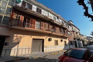 Quadrilocale con doppi accessori e box auto