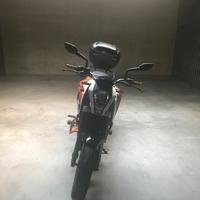 KTM Duke 125 - 2015 - 9465 km