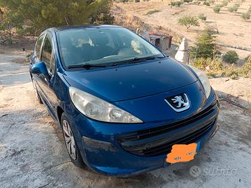 Peugeot 207 1.4 hdi 70cv neopatentati