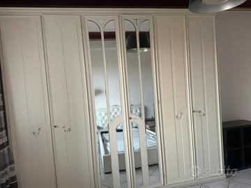 Armadio 6 ante  e  comò