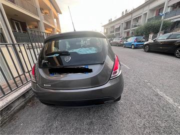 Lancia Ypsilon 1200 benzina-gpl