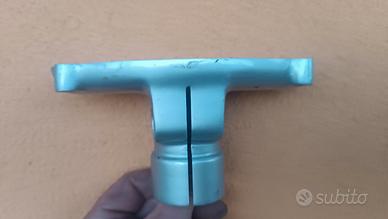 manubrio inferiore vespa faro basso 