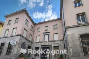 SPAZIOSO APPARTAMENTO IN CENTRO A COGGIOLA